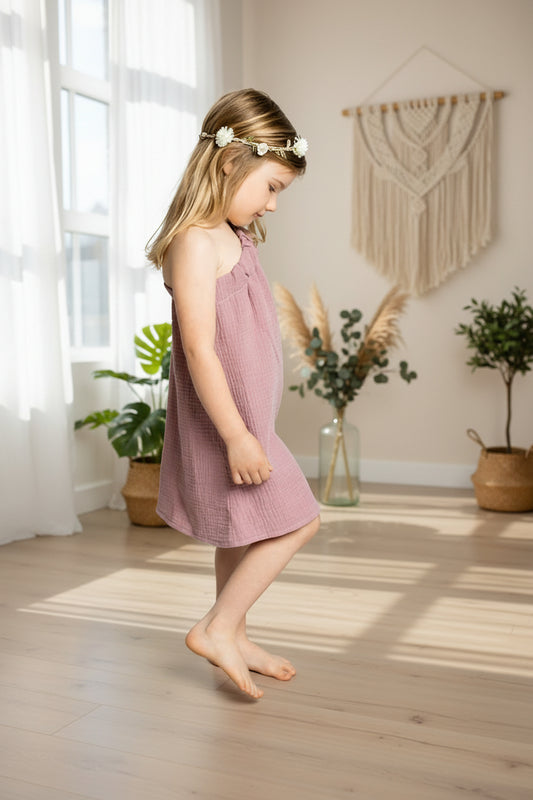 Dívčí šaty z mušelínu, na jedno rameno -Allie