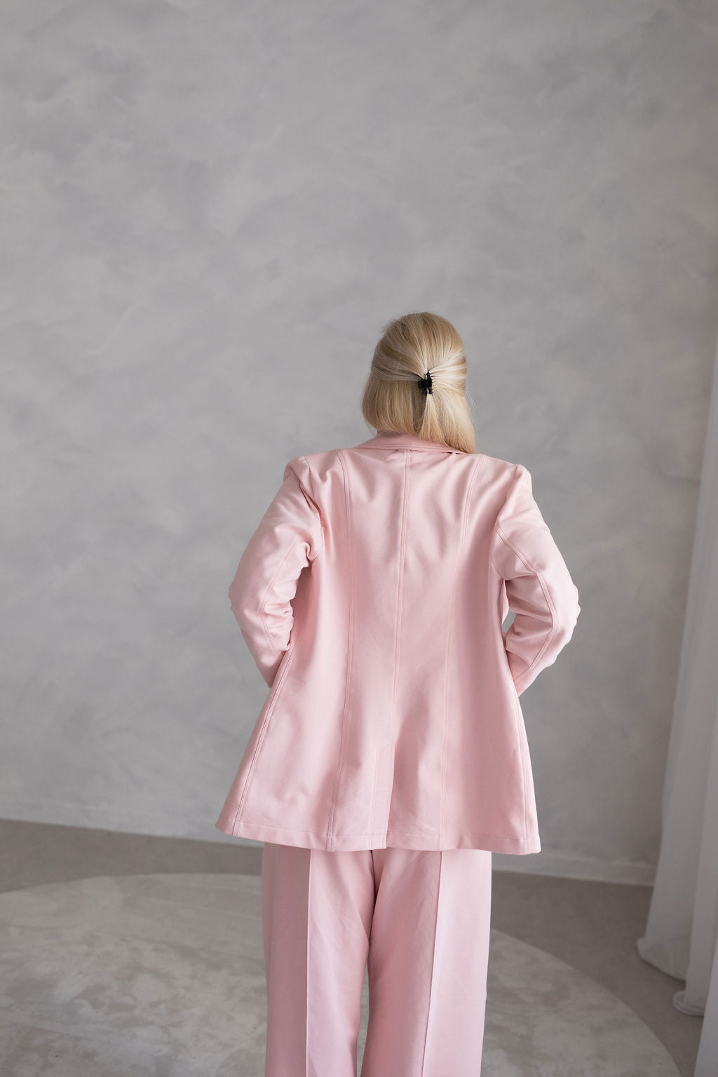 pohodlny-a-prijemny-material-precizni-a-propracovany-moznost-kombinace-do-setu-s-kalhotami-AMARAL-a-AITANA-barevne-i-materialy-dokonale-sladene-vhodne-pro-kazdodenni-noseni-elegantni-prílezitosti-ruzova