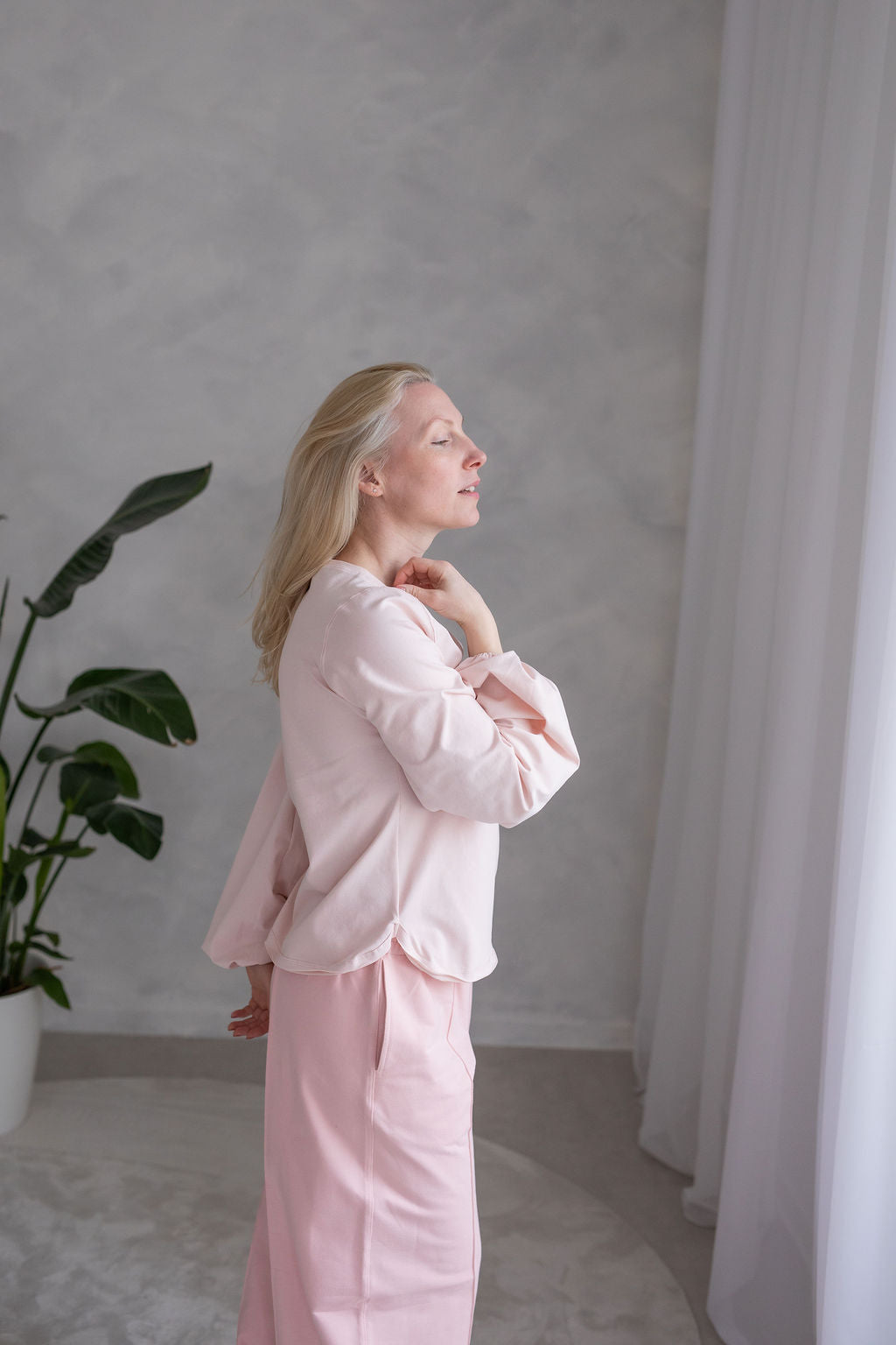 piíjemny-a-pruzny-uplet-vystrih-lodickovy-dlouhe-balonoverukavy-pohodlny-strih-na-kazdodenni-noseni-si-ho-uplne-zamilujete-ruzova