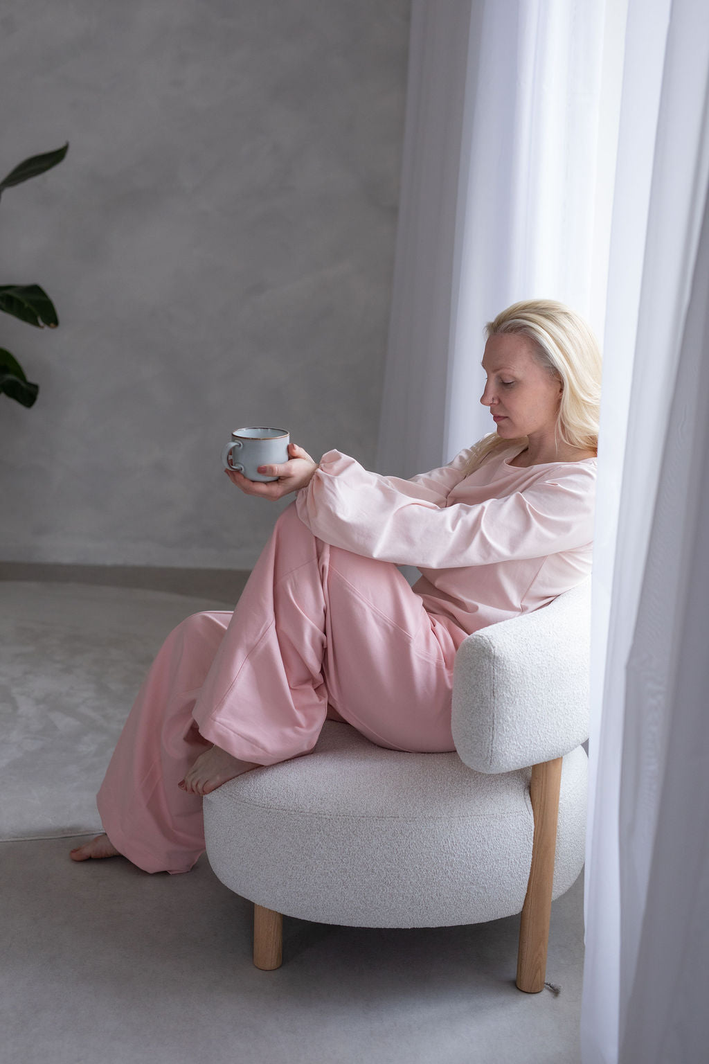 piíjemny-a-pruzny-uplet-vystrih-lodickovy-dlouhe-balonoverukavy-pohodlny-strih-na-kazdodenni-noseni-si-ho-uplne-zamilujete-ruzova