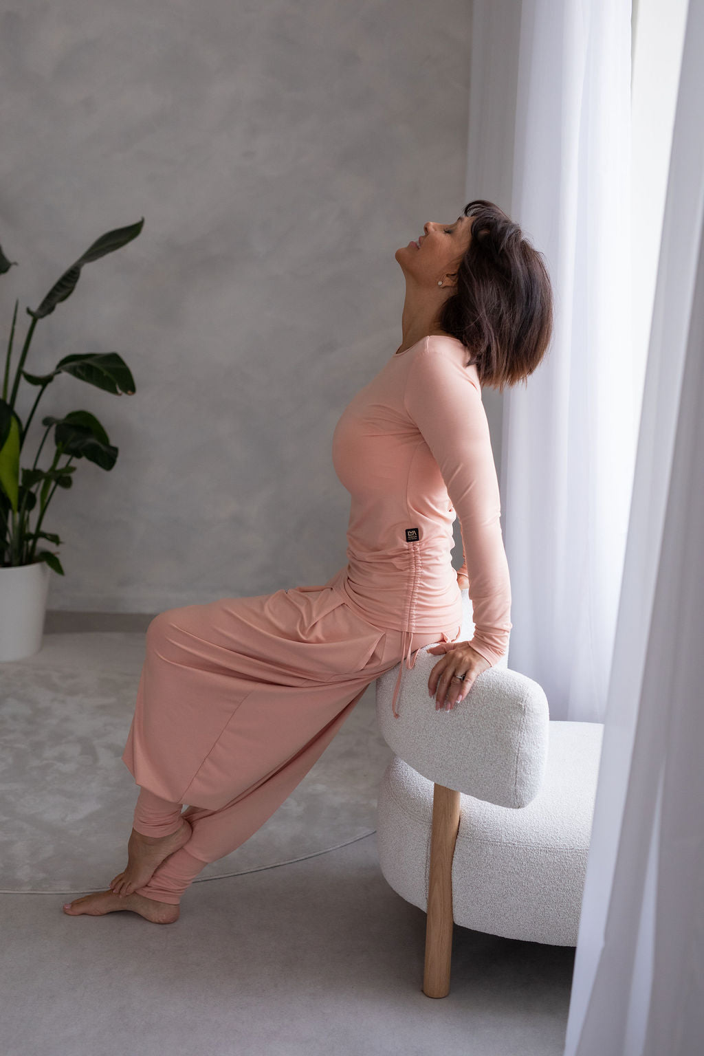 bambusovy-uplet-príiemny-na-dotek-dlouhy-rukav-jemny-V-i-lodickovy-vystrih-stahovani-na-boku-pohodlny-a-zensky-strih-merunkova