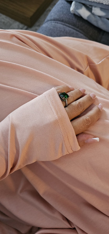 bambusovy-uplet-príiemny-na-dotek-dlouhy-rukav-jemny-V-i-lodickovy-vystrih-stahovani-na-boku-pohodlny-a-zensky-strih-merunkova-detail