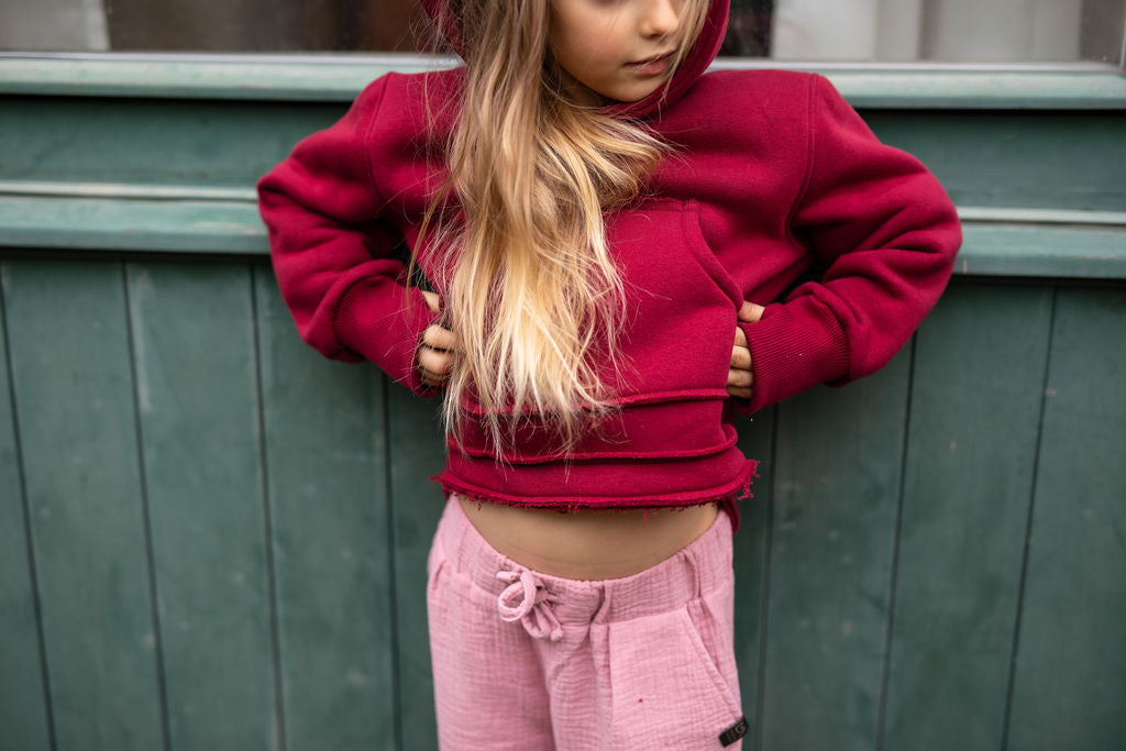 divci-mikina-pocesana-teplakovina-s-kapuci-kapsa-klokan-vinova