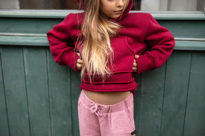 divci-mikina-pocesana-teplakovina-s-kapuci-kapsa-klokan-vinova