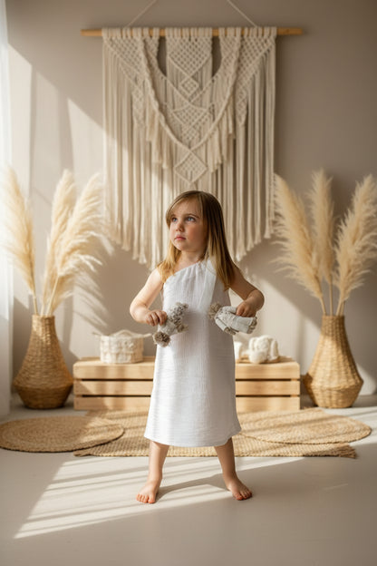 Dívčí šaty  z mušelínu, na jedno rameno -Allie