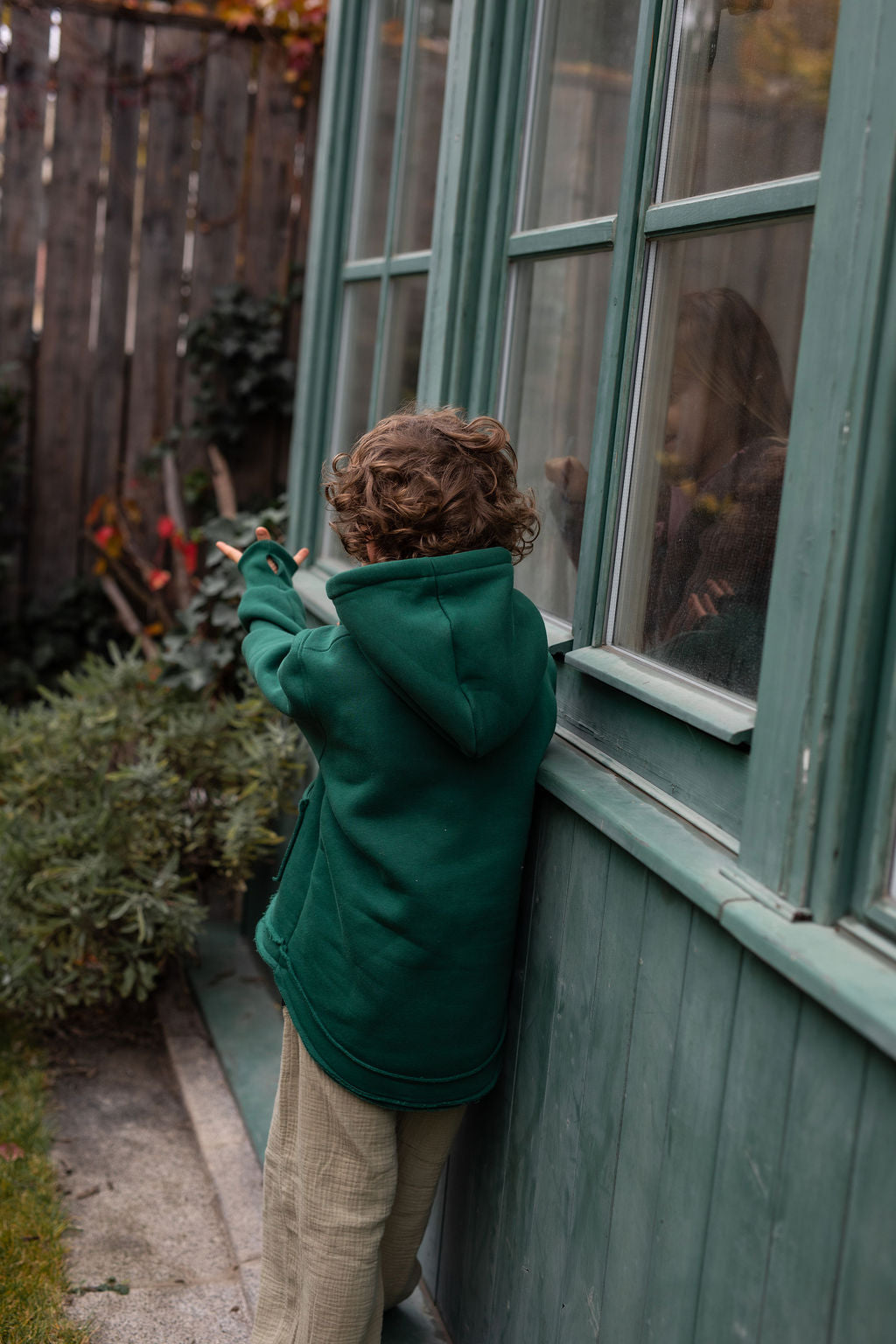 chlapecka-mikina-pocesana-teplakovina-s-kapuci-kapsa-klokan-zelena