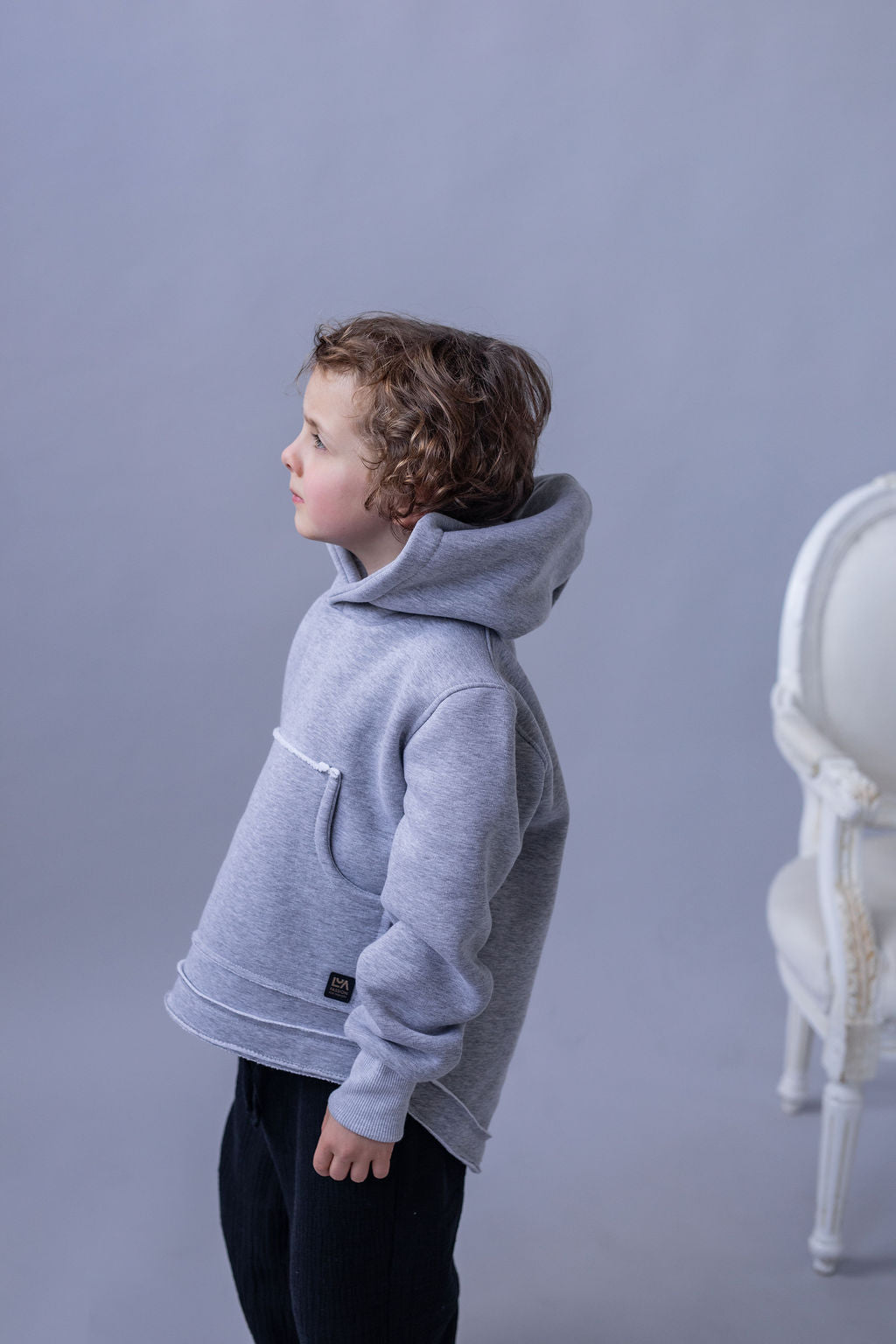 chlapecka-mikina-pocesana-teplakovina-s-kapuci-kapsa-klokan-sedy-melir