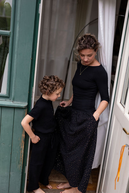 chlapecka-polokosile-muselin-pohodlna-knofliky-kratky-rukav-idealni-na-kazde-rocni-obdobi-cerna