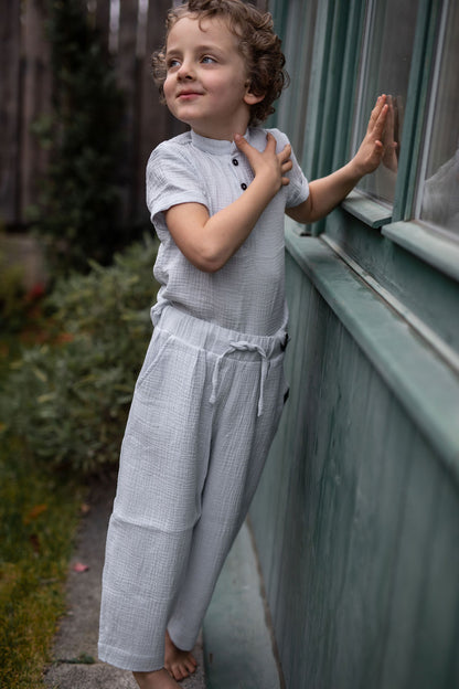 chlapecka-polokosile-muselin-pohodlna-knofliky-kratky-rukav-idealni-na-kazde-rocni-obdobi-baby-blue