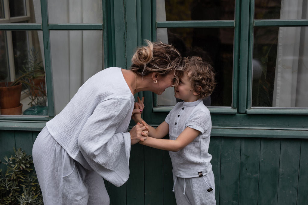 chlapecka-polokosile-muselin-pohodlna-knofliky-kratky-rukav-idealni-na-kazde-rocni-obdobi-baby-blue