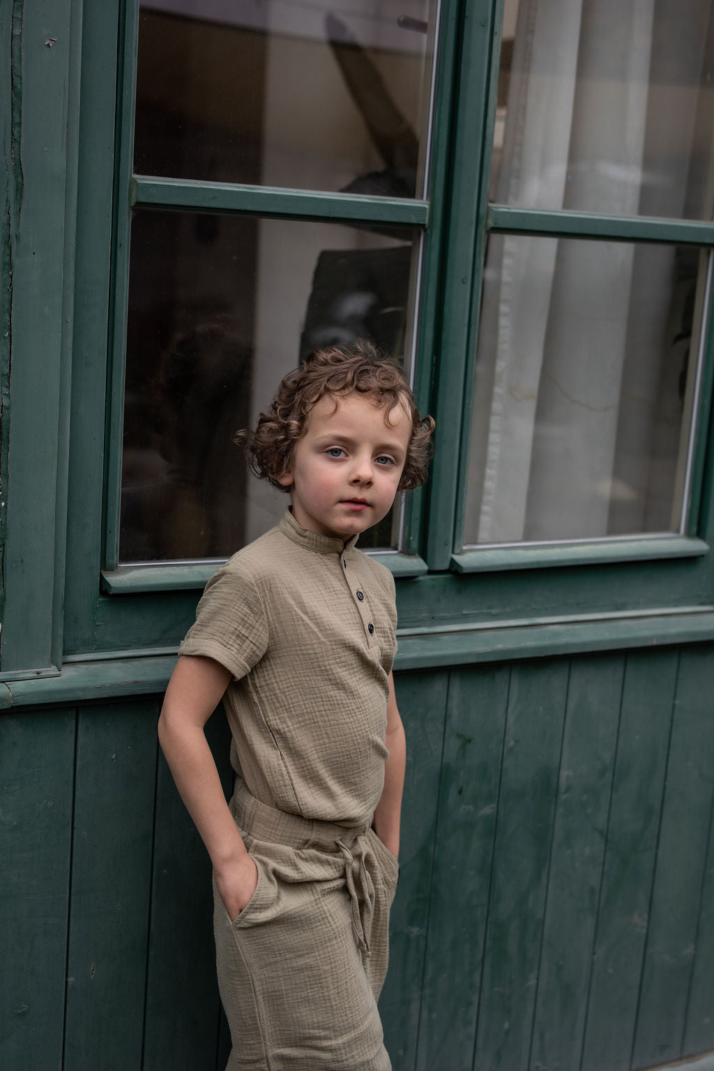 chlapecka-polokosile-muselin-pohodlna-knofliky-kratky-rukav-idealni-na-kazde-rocni-obdobi-khaki