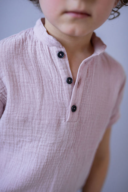 chlapecka-polokosile-muselin-pohodlna-knofliky-kratky-rukav-idealni-na-kazde-rocni-obdobi-staroruzova