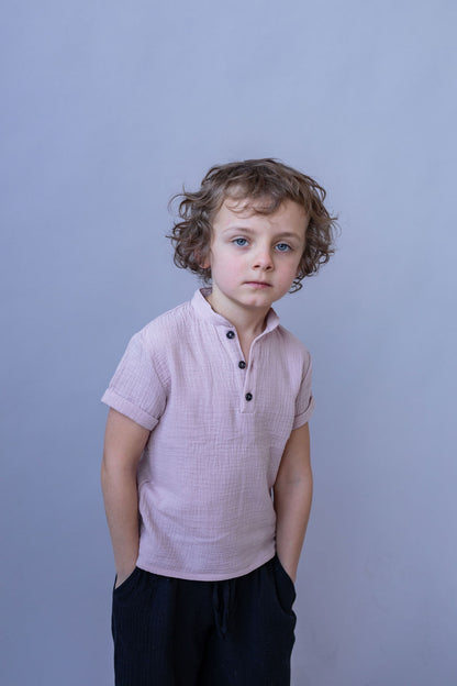 chlapecka-polokosile-muselin-pohodlna-knofliky-kratky-rukav-idealni-na-kazde-rocni-obdobi-staroruzova