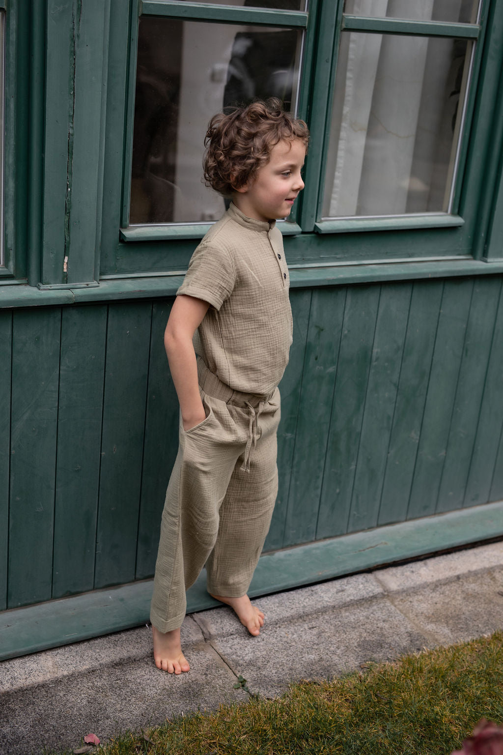 chlapecka-polokosile-muselin-pohodlna-knofliky-kratky-rukav-idealni-na-kazde-rocni-obdobi-khaki