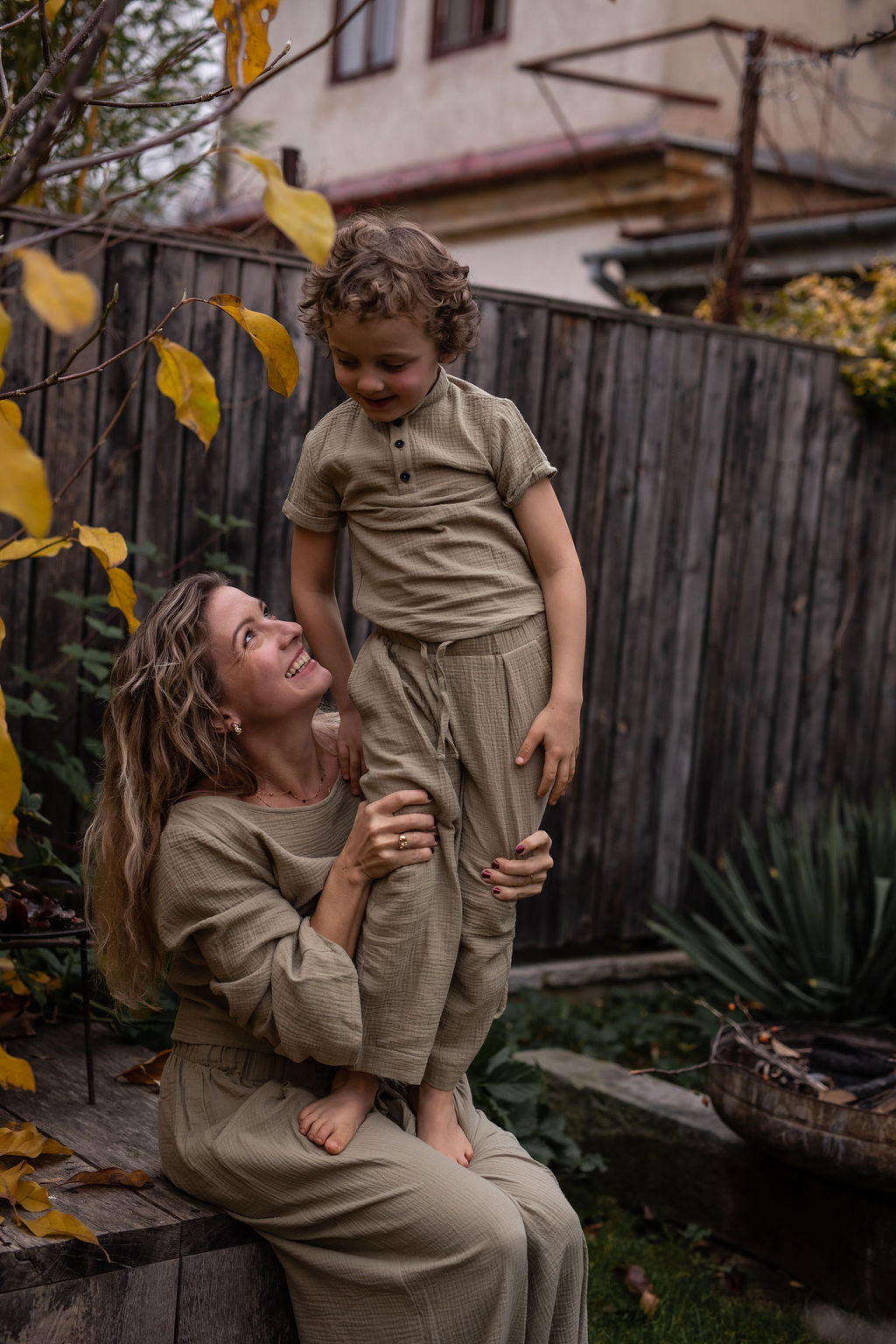 chlapecka-polokosile-muselin-pohodlna-knofliky-kratky-rukav-idealni-na-kazde-rocni-obdobi-khaki