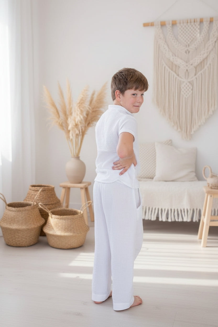 chlapecke-balonove-kalhoty-pohodli- styl-volnost-v- jednom- lehky- mušelín-Jsou -vzdušné-neomezují-se- v -pohybbu-elegantní-střihu-do -města- na víkendovou pohodu-Ležérní vzhled-
Elastický- pas -pro -maximální pohodlí-Ideální -na -jaro- léto- i -teplé -podzimní-dny-bila