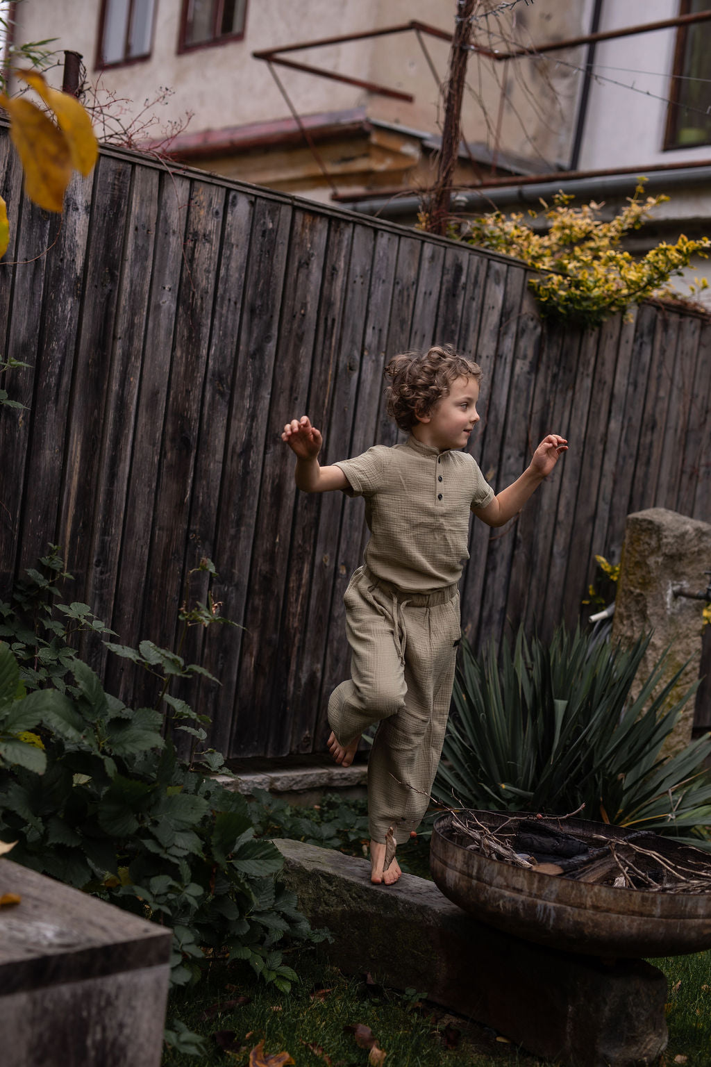 chlapecke-balonove-kalhoty-pohodli- styl-volnost-v- jednom- lehky- mušelín-Jsou -vzdušné-neomezují-se- v -pohybbu-elegantní-střihu-do -města- na víkendovou pohodu-Ležérní vzhled-
Elastický- pas -pro -maximální pohodlí-Ideální -na -jaro- léto- i -teplé -podzimní-dny-khaki