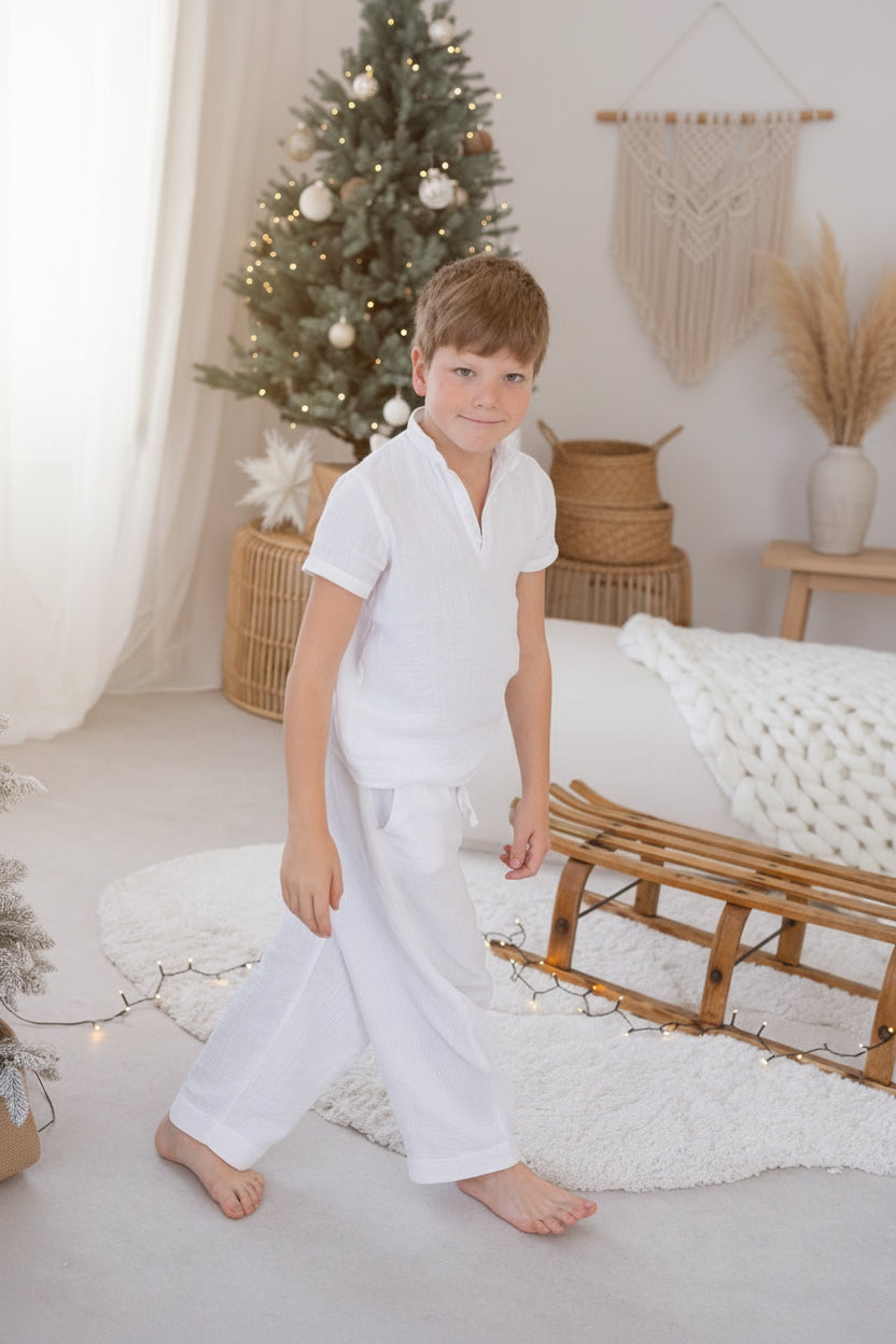 chlapecke-balonove-kalhoty-pohodli- styl-volnost-v- jednom- lehky- mušelín-Jsou -vzdušné-neomezují-se- v -pohybbu-elegantní-střihu-do -města- na víkendovou pohodu-Ležérní vzhled-
Elastický- pas -pro -maximální pohodlí-Ideální -na -jaro- léto- i -teplé -podzimní-dny-bila