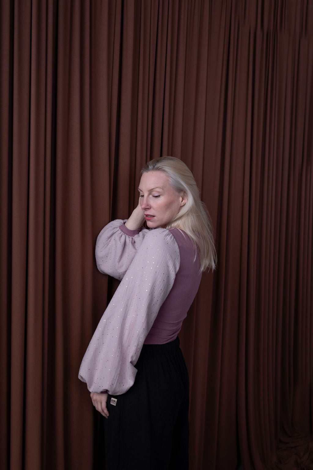 damska-elegantni-halena-muselin-uplet-balonove-rukavy-do-prace-na-veceri-vylety-pohoda-zlate-tecky-ruzova