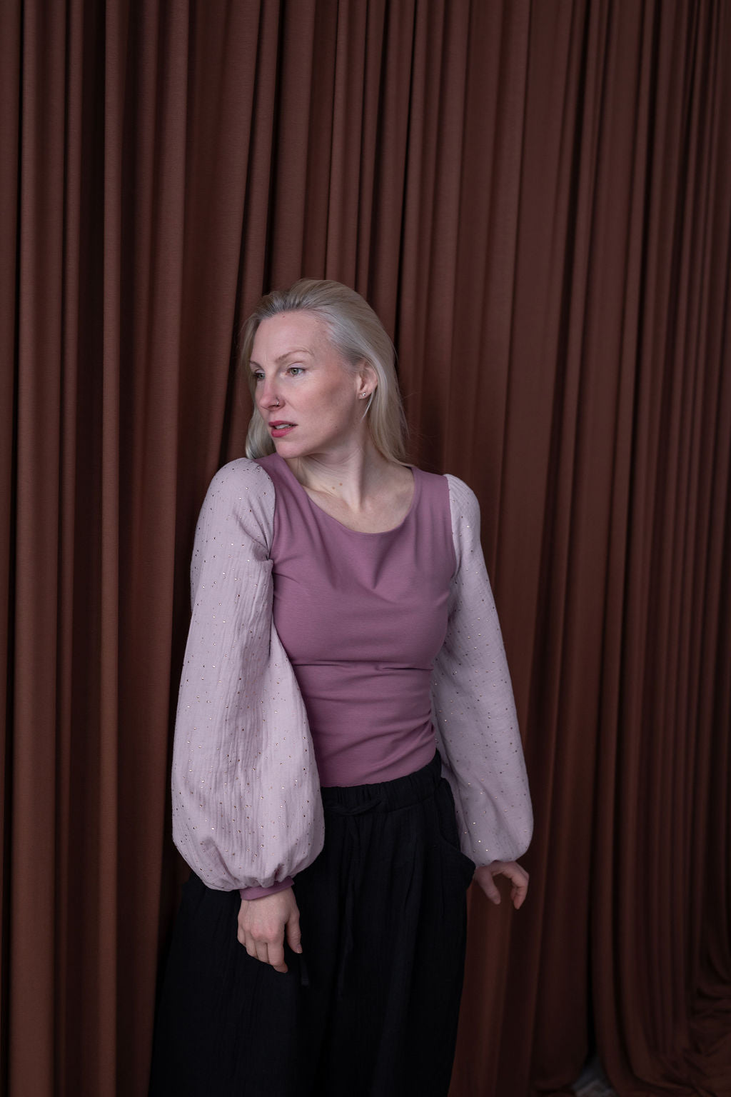 damska-elegantni-halena-muselin-uplet-balonove-rukavy-do-prace-na-veceri-vylety-pohoda-zlate-tecky-ruzova