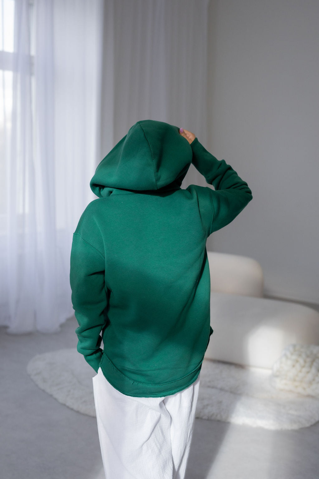 damska-mikina-pocesana-teplakovina-s-kapuci-kapsa-klokan-zelena