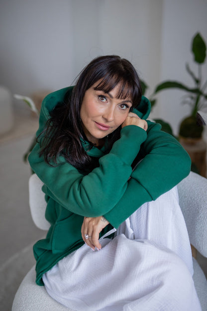 damska-mikina-pocesana-teplakovina-s-kapuci-kapsa-klokan-zelena