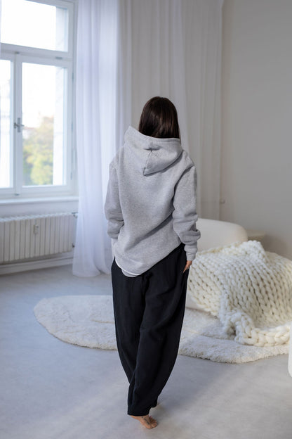 damske-balonove- kalhoty- z- lehkeho- muselinu-vzdusne -elegantni-do-mesta-na-vikend- Lezerni-Elastický-malinko-snizeny-cerna