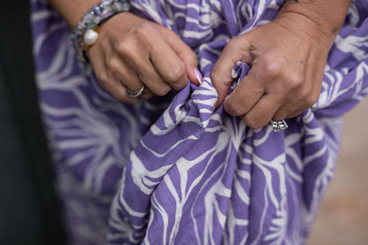 damske-saty-uplet-muselin-3/4-rukav-jednoduchost-styl-pro-kazde-rocni-obdobi-vecere-k-mori-elegantni-fialovy-abstract-detail