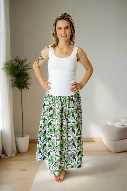 damske-saty-pruzne-pohodlne-úplet-nahoře-lehka- bohata-mušelínova-sukně-všestranné-nadčasové-styl-svoboda -tukani