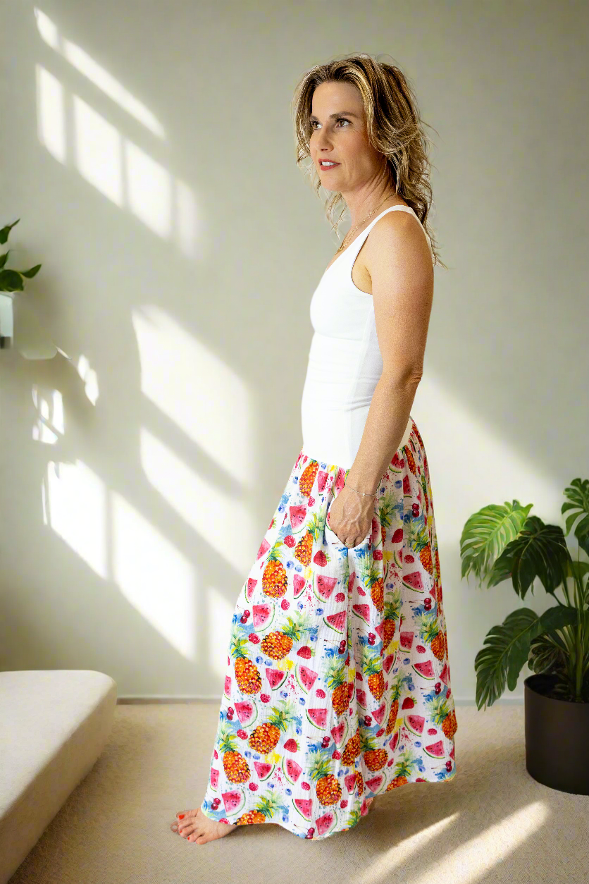 damske-saty-pruzne-pohodlne-úplet-nahoře-lehka- bohata-mušelínova-sukně-všestranné-nadčasové-styl-svoboda -ovoce