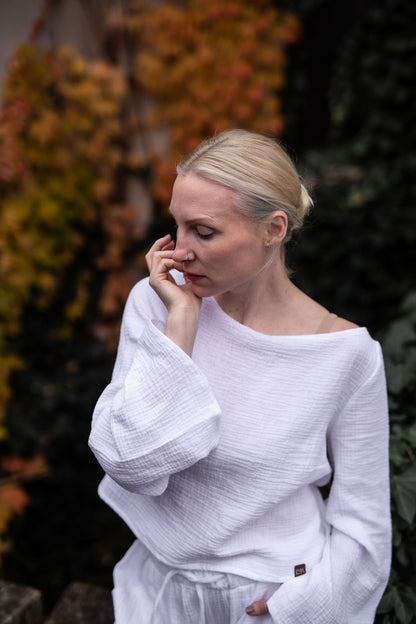 damsky-top-Lehkost-elegance-volnost-jemny- bavlneny-muselin-siroke-rukavy-perfektne-ladi-s-nasimi-balonovymi-kalhotami–Styl-komfort-na-jedničku-Idealni-pro-každodeni- noseni-bila