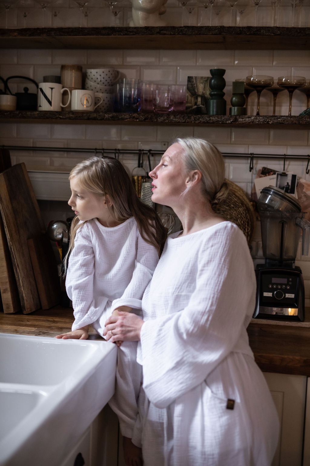 damsky-top-Lehkost-elegance-volnost-jemny- bavlneny-muselin-siroke-rukavy-perfektne-ladi-s-nasimi-balonovymi-kalhotami–Styl-komfort-na-jedničku-Idealni-pro-každodeni- noseni-bila