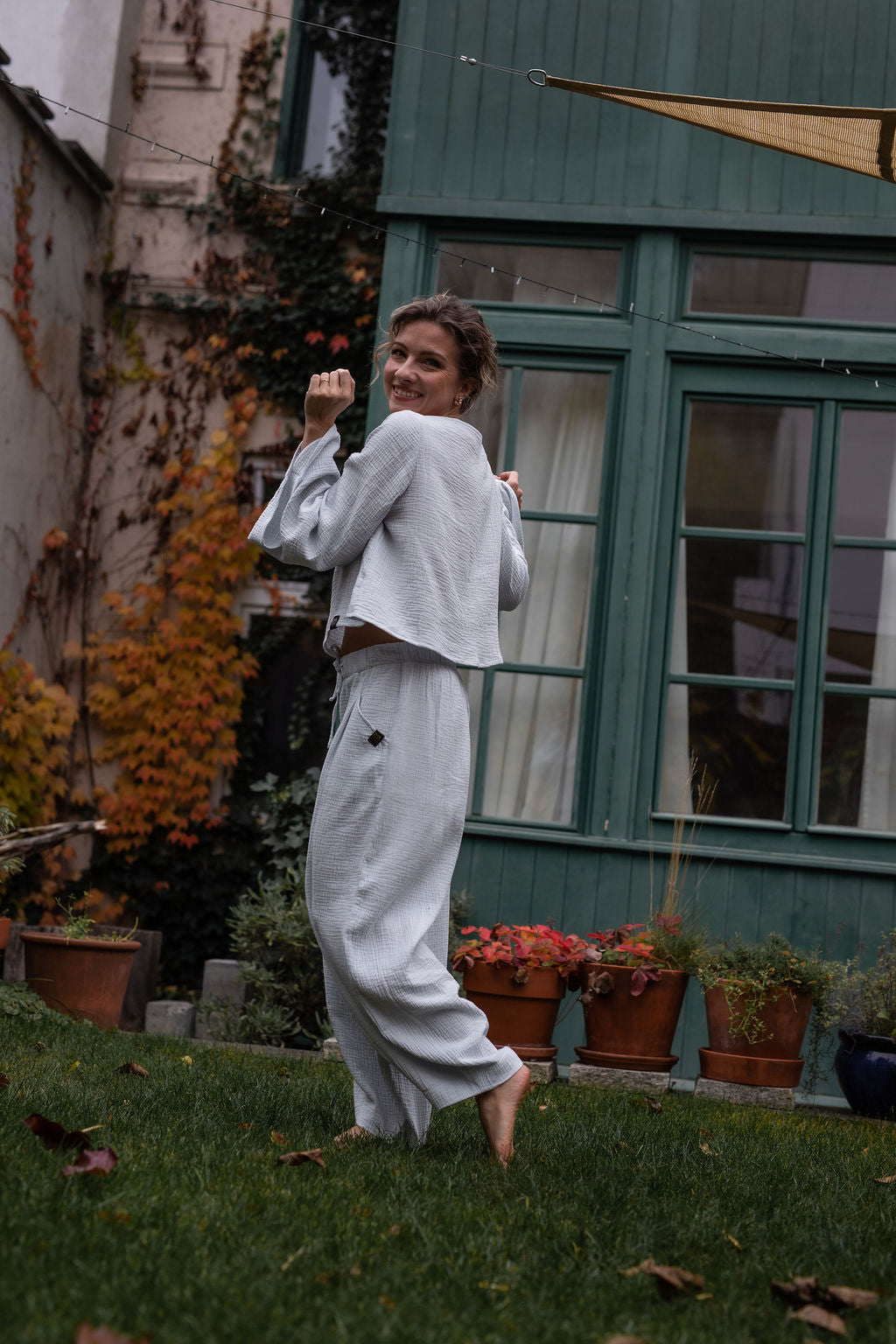 damsky-top-Lehkost-elegance-volnost-jemny- bavlneny-muselin-siroke-rukavy-perfektne-ladi-s-nasimi-balonovymi-kalhotami–Styl-komfort-na-jedničku-Idealni-pro-každodeni- noseni-baby-blue