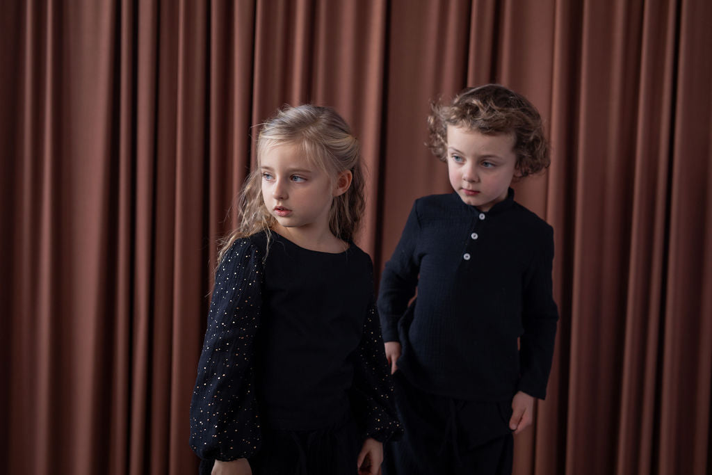 divci-elegantni-halena-muselin-uplet-balonove-rukavy-do-skolky.skoly-na-party -vylety-pohoda-zlate-tecky-cerna