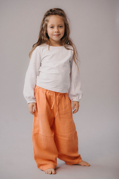 divci-elegantni-halena-muselin-uplet-balonove-rukavy-do-skolky.skoly-na-party -vylety-pohoda-zlate-tecky-bila