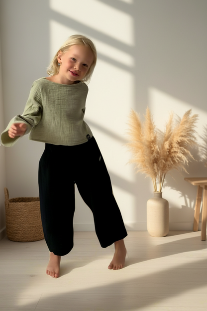 divci-kalhoty-lezerni-vzhled-elasticky-pas-jemny-prodysny-vzdusne-cerna