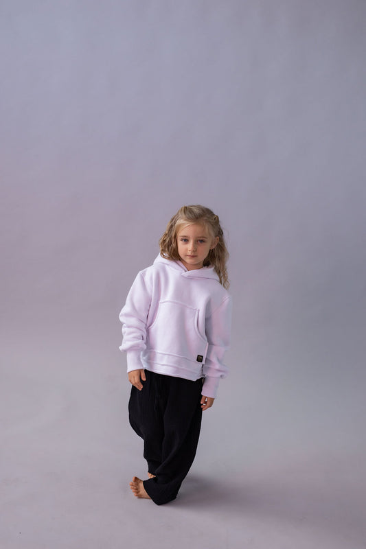 divci-mikina-pocesana-teplakovina-s-kapuci-kapsa-klokan-bila