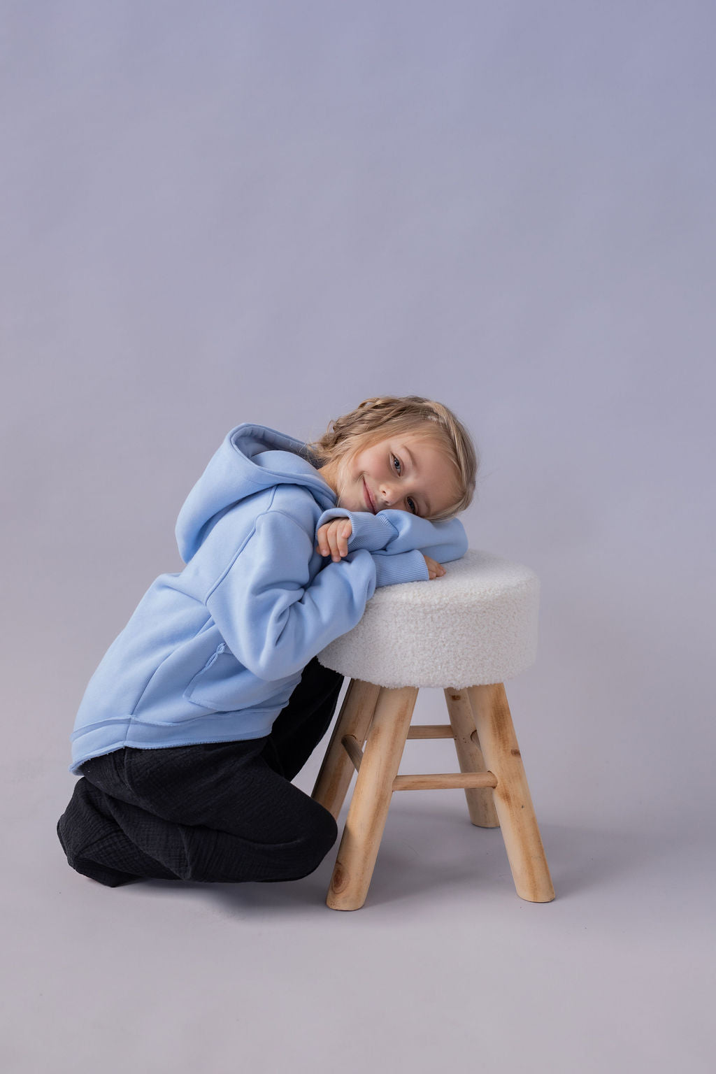 divci-mikina-pocesana-teplakovina-s-kapuci-kapsa-klokan-baby-bue