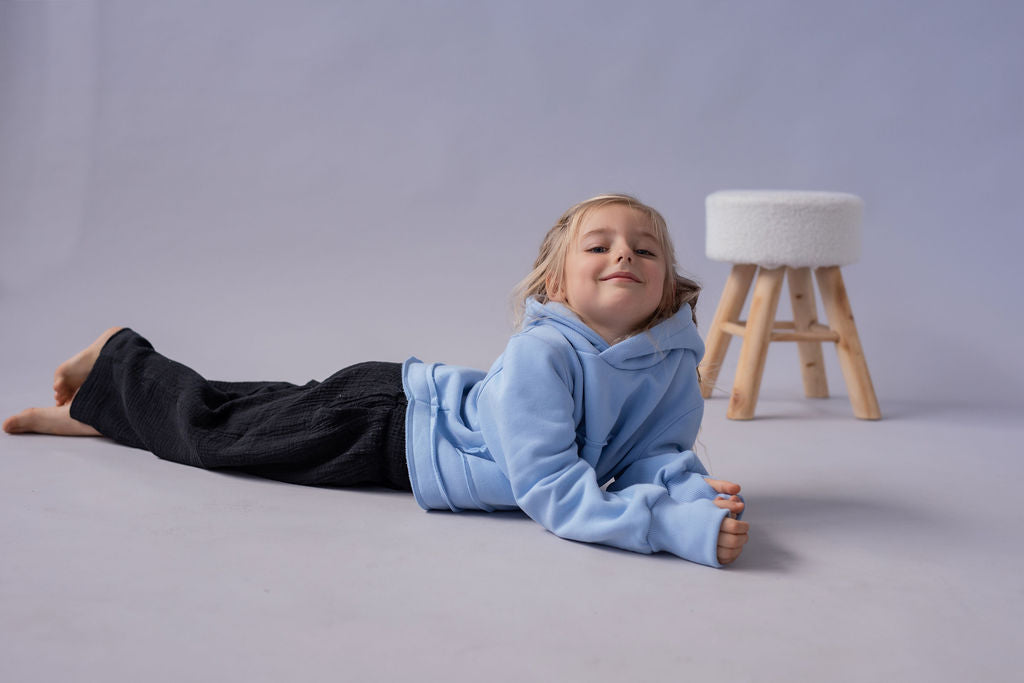 divci-mikina-pocesana-teplakovina-s-kapuci-kapsa-klokan-baby-bue