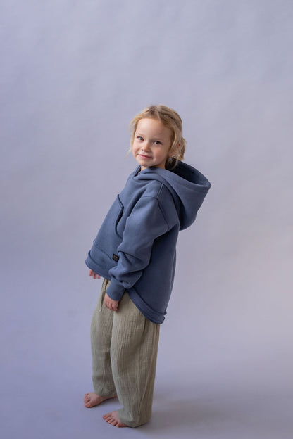 divci-mikina-pocesana-teplakovina-s-kapuci-kapsa-klokan-tmave-seda