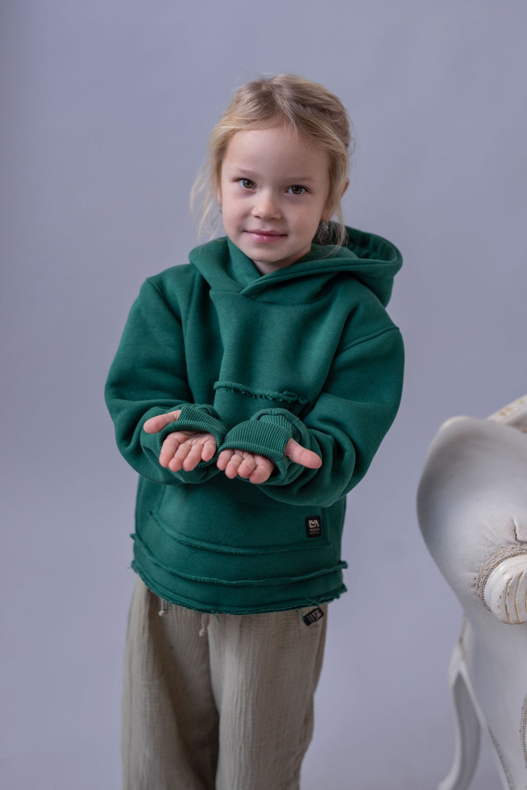 divci-mikina-pocesana-teplakovina-s-kapuci-kapsa-klokan-zelena