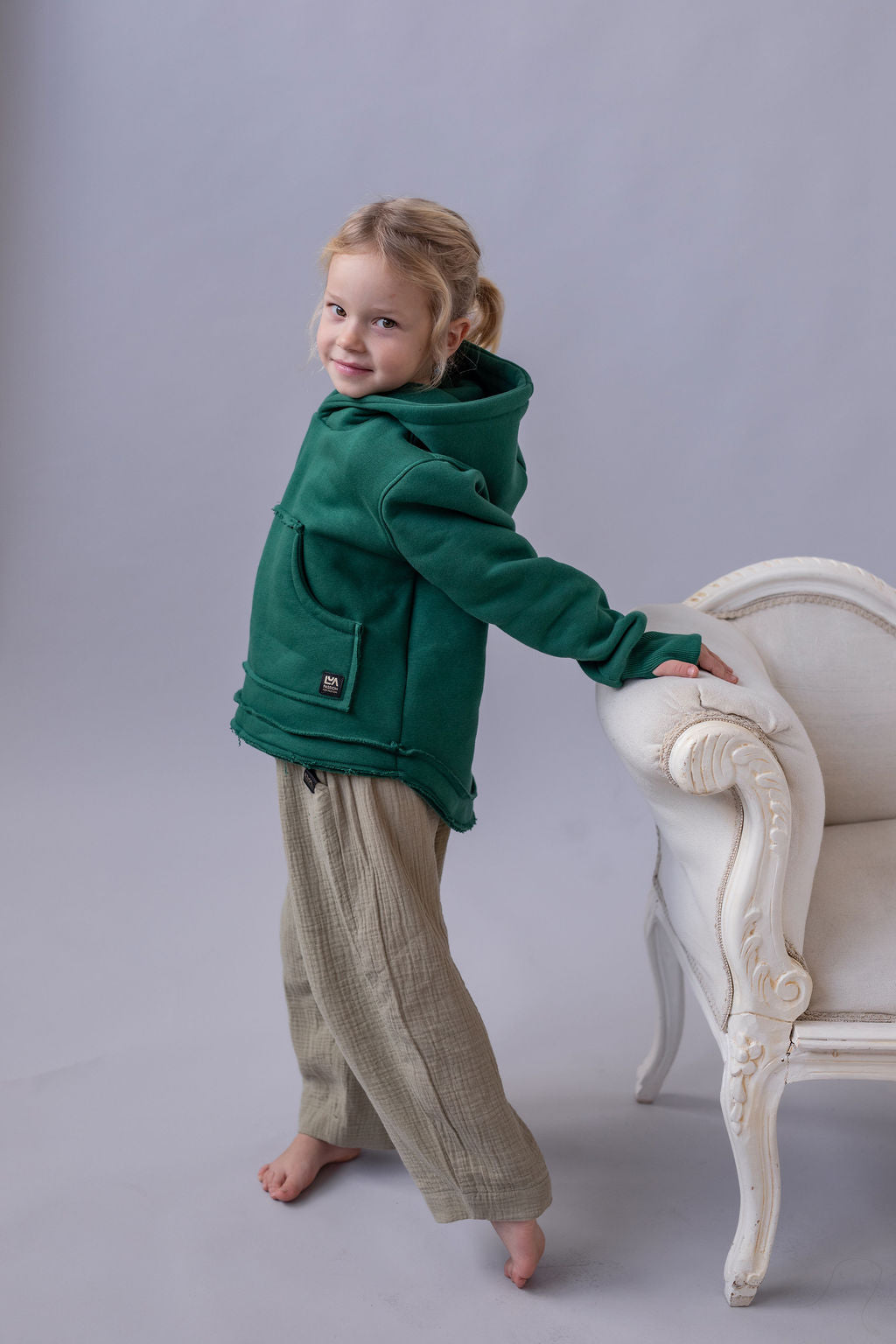 divci-mikina-pocesana-teplakovina-s-kapuci-kapsa-klokan-zelena