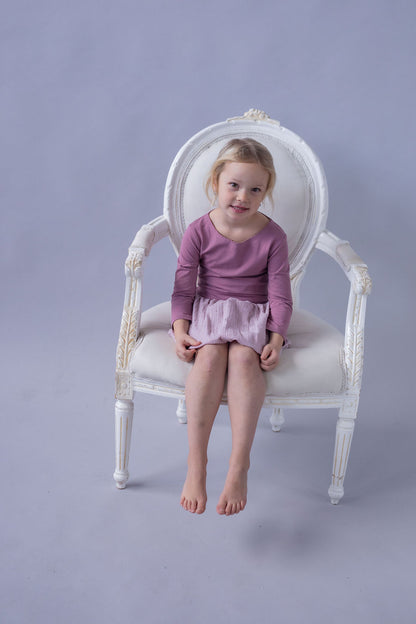 divci-saty-balonova-sukne-ke-kolenum-vrchni-dil-uplet-spodni-dil-muselin-lehkost-elegance-na-veceri-do-divadla-na-prochazky-ruzova-zlate-tecky