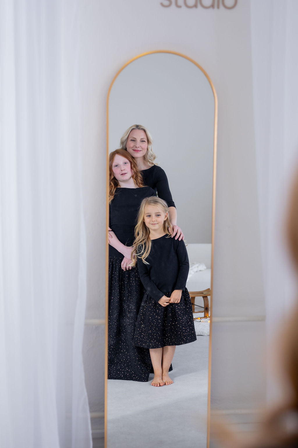 divci-saty-uplet-muselin-3/4-rukav-jednoduchost-styl-pro-kazde-rocni-obdobi-vecere-k-mori-elegantni-zlate-tecky-cerna