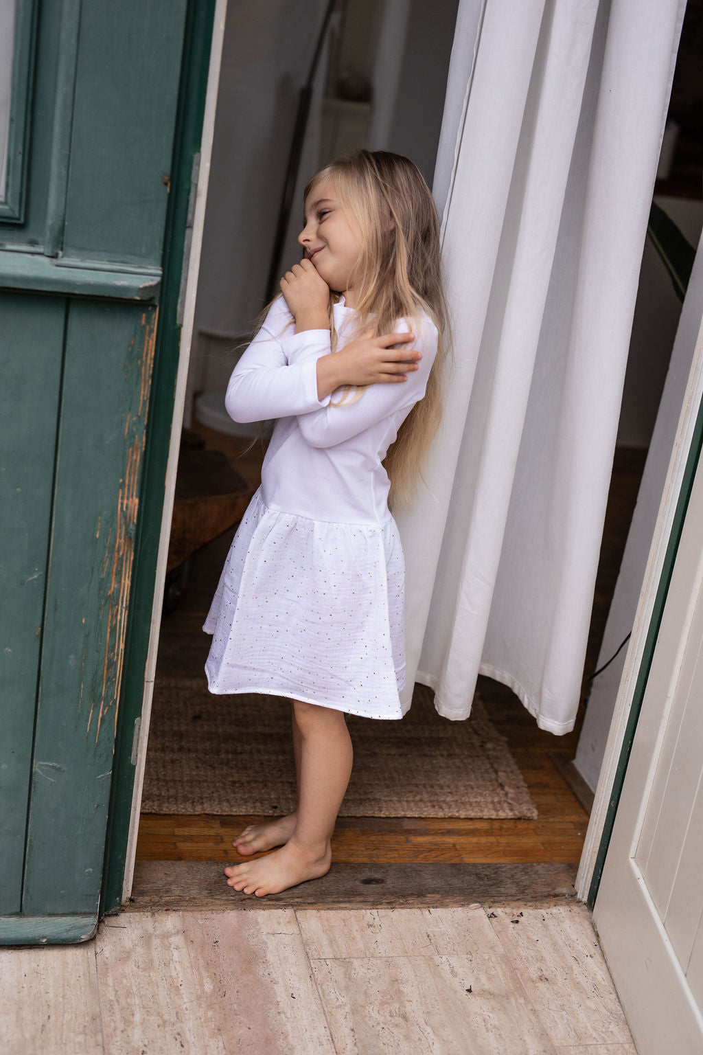 divci-saty-uplet-muselin-3/4-rukav-jednoduchost-styl-pro-kazde-rocni-obdobi-vecere-k-mori-elegantni-zlate-tecky-bila