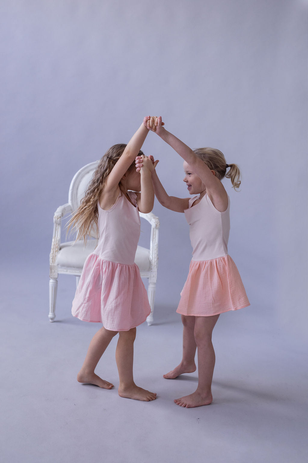 divci-saty-pohodlny-uplet-nahore-lehka-a-bohata-muselinova-sukne-vsestranne-nadcasove-vhodne-k-mori-na-prochazky-na-veceri-svetle-oranzova