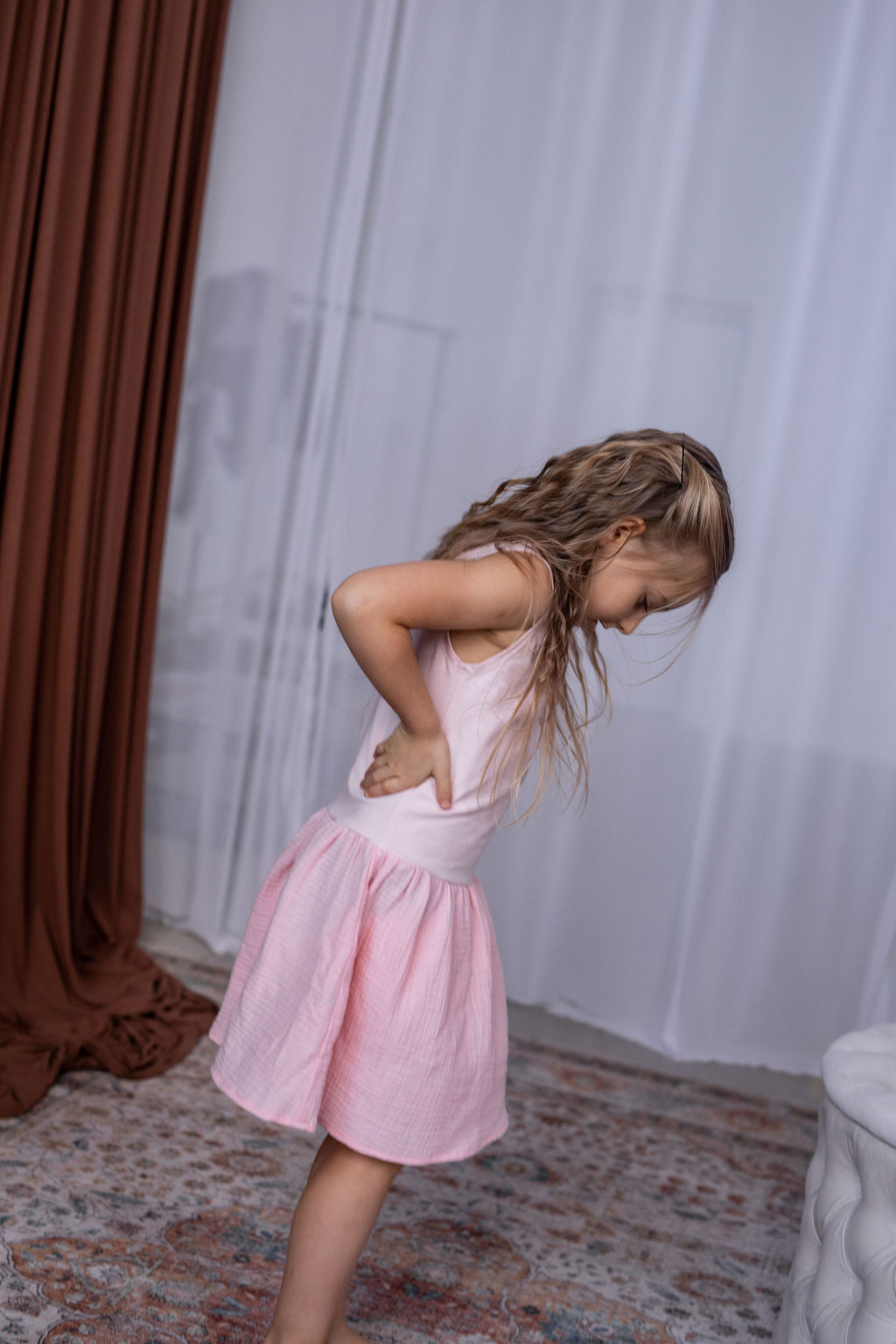 divci-saty-pohodlny-uplet-nahore-lehka-a-bohata-muselinova-sukne-vsestranne-nadcasove-vhodne-k-mori-na-prochazky-na-veceri-svetle-ruzova