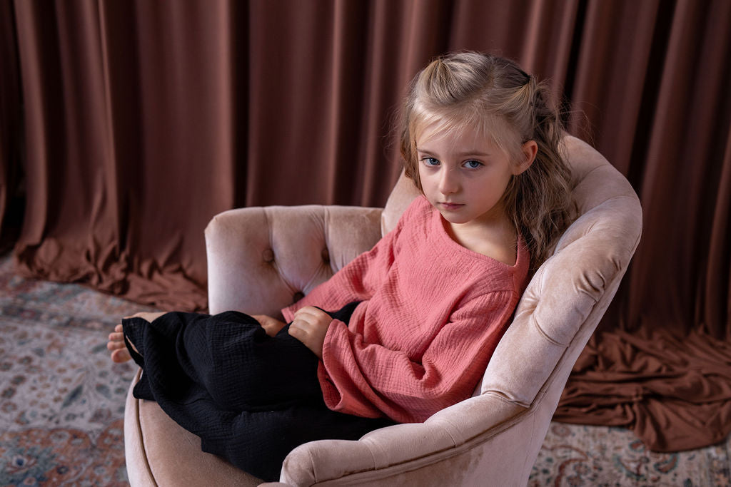 divci-top-měkký-prodyšný-mušelín-stylový-volný-široky-rukáv-Ideální-pro-každodenní-nošení-letní-večery-Lehkost-elegance-volnost-pro-teplé-dny-do-školy-hřiště-koral