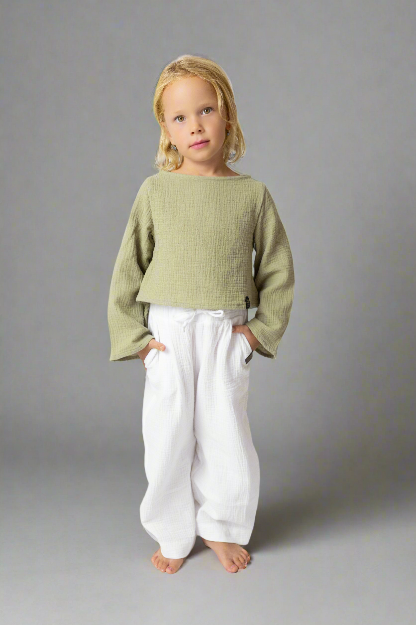 divci-top-měkký-prodyšný-mušelín-stylový-volný-široky-rukáv-Ideální-pro-každodenní-nošení-letní-večery-Lehkost-elegance-volnost-pro-teplé-dny-do-školy-hřiště-khaki