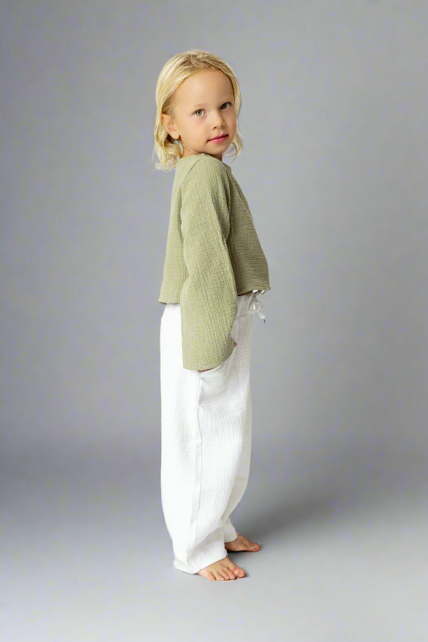 divci-top-měkký-prodyšný-mušelín-stylový-volný-široky-rukáv-Ideální-pro-každodenní-nošení-letní-večery-Lehkost-elegance-volnost-pro-teplé-dny-do-školy-hřiště-khaki